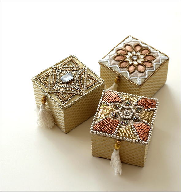 ビーズ刺繍スクエアボックス 3タイプ(1)