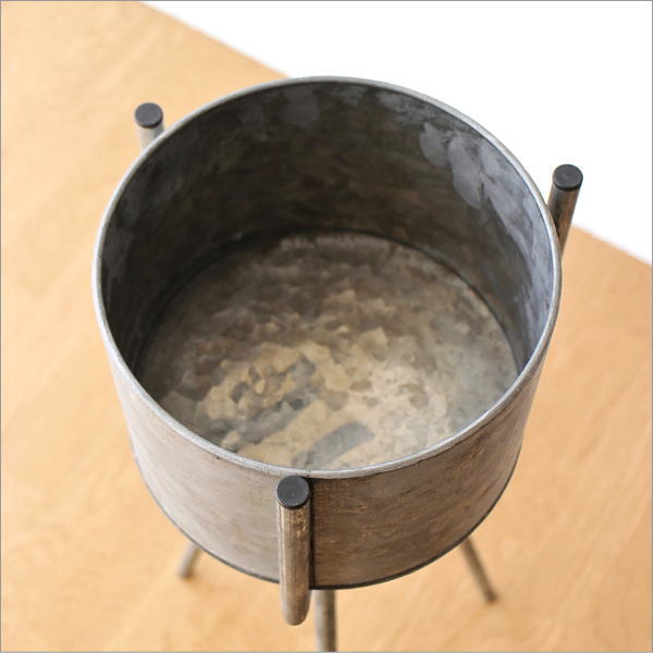 ブリキポットのレッグスタンド(3)