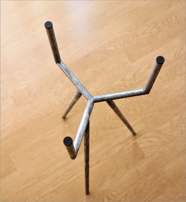 ブリキポットのレッグスタンド(4)