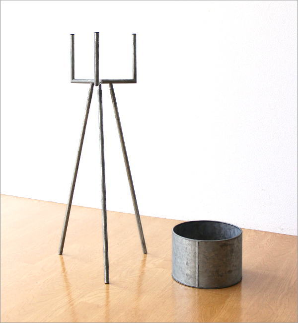 ブリキポットのレッグスタンド(5)