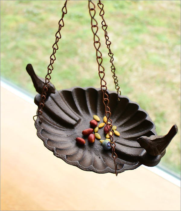 アイアンのハンギングバードバス(1)