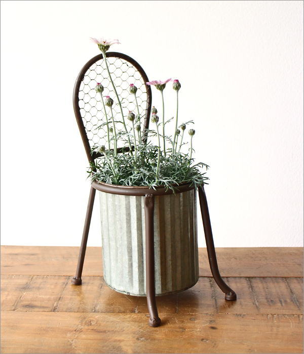 ブリキチェアーポット(2)