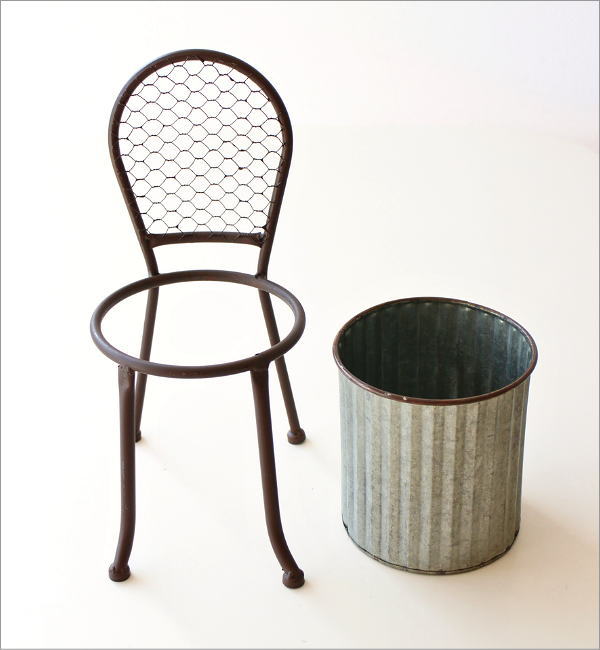 ブリキチェアーポット(5)