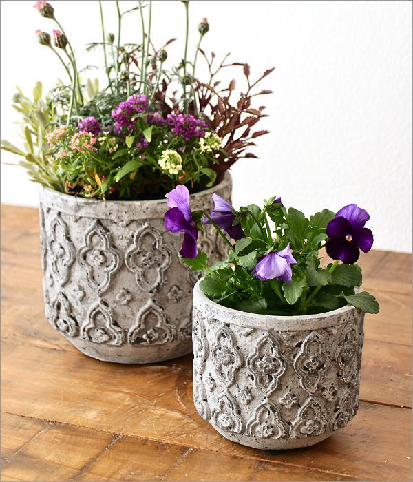 セメント製のシリンダーポット 2点セット(1)