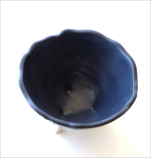 陶器の脚付きプランター(2)