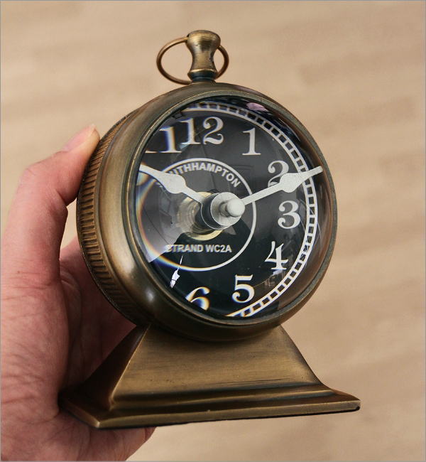 置き時計 アンティーク おしゃれ アナログ 小さい 羅針盤デザイン 秒針