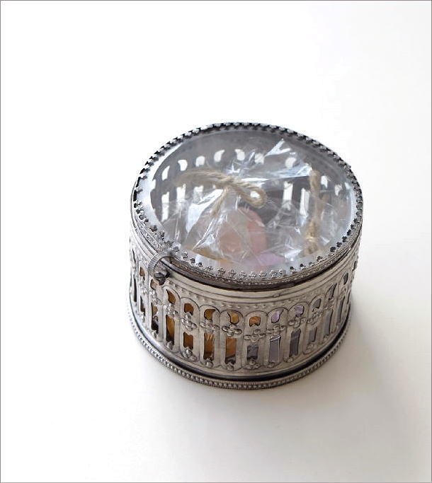 アクセサリーケース かわいい 真鍮 アンティーク レトロ アクセサリー 収納 ボックス ふた付き 小物入れ レトロなホワイト真鍮のボックス Ebn5760 ギギliving アクセサリーケース かわいい 真鍮 アンティーク レトロ アクセサリー 収納 ボックス ふた付き 小物入れ レトロなホワイト真鍮のボックス Ebn5760 ギギliving