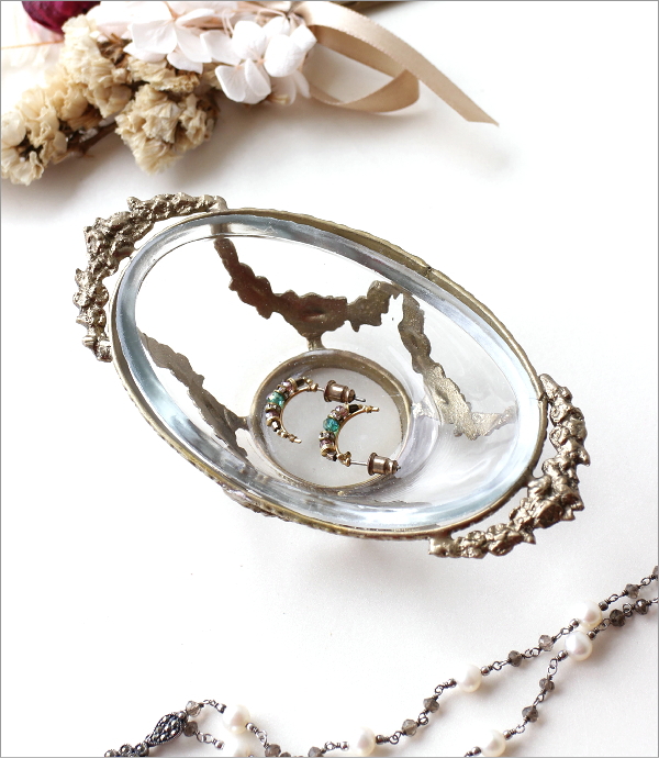 真鍮のボウル付き小さな小物入れ(1)