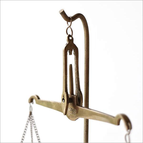 ブラススケールのアンティークオブジェ(2)