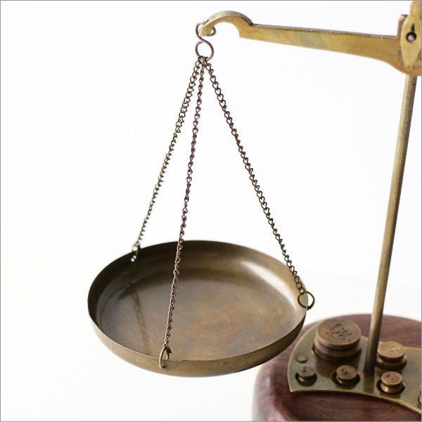 ブラススケールのアンティークオブジェ(3)