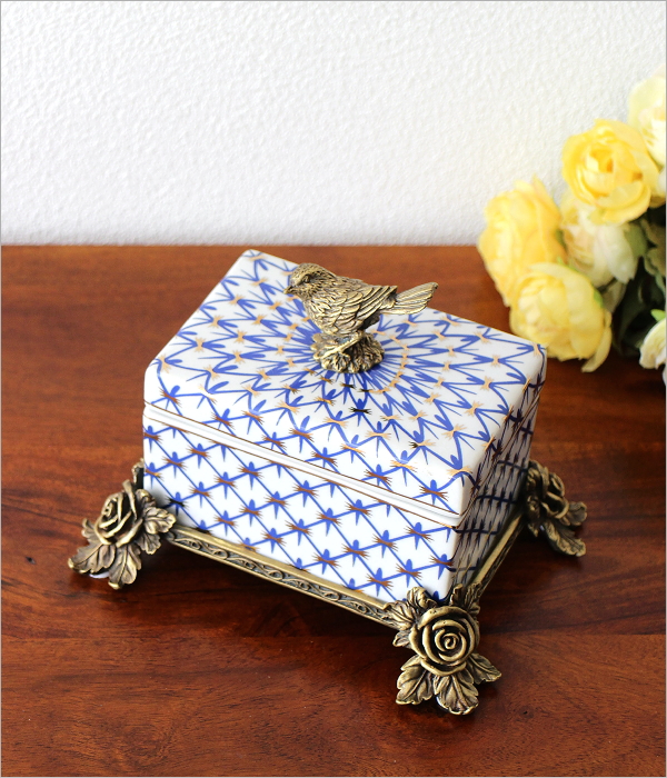 シノワズリ 陶器の小物入れ 網目バード(1)