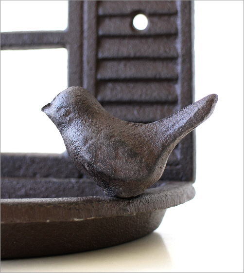 小鳥のバードフィーダー 窓(3)