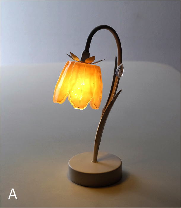 テーブルランプ 卓上ランプ チューリップ 花型 ガラスシェード 電池式