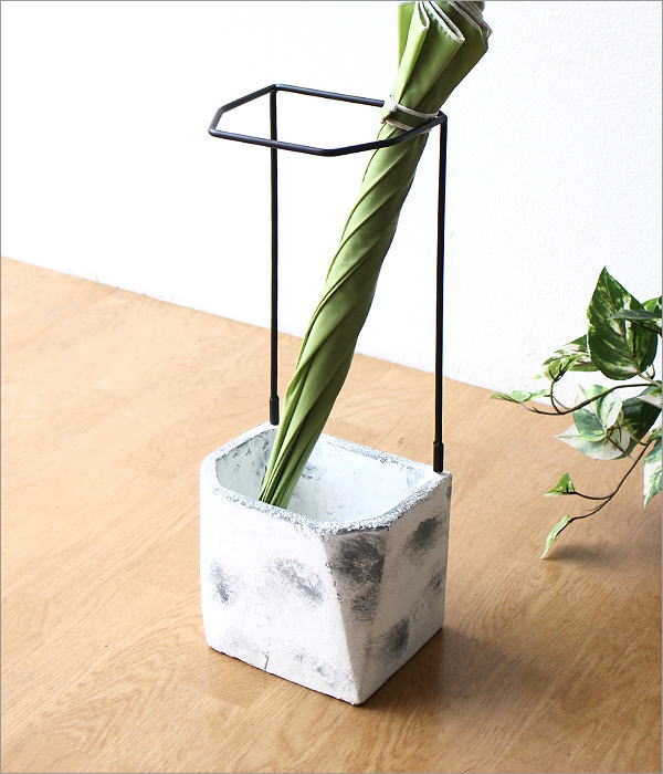 セメントとアイアンの傘立て  へクス(1)