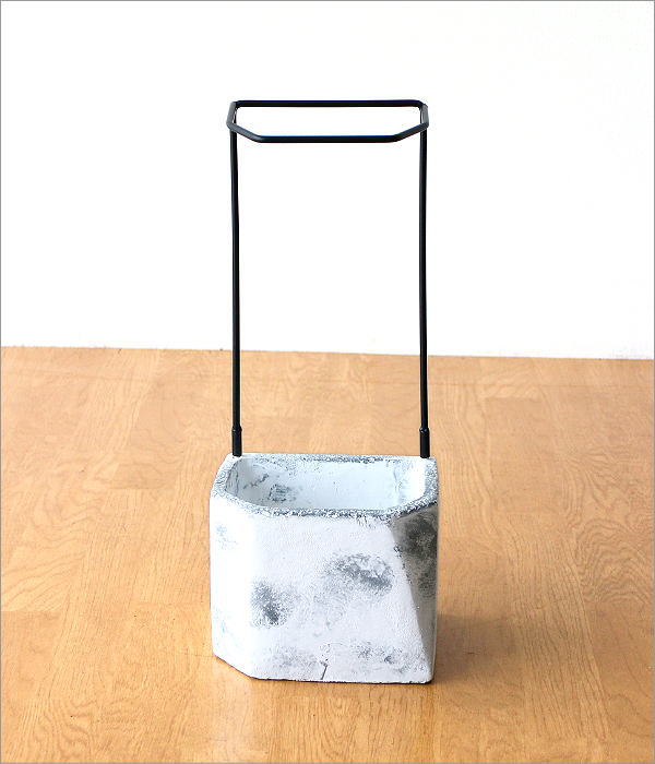 セメントとアイアンの傘立て  へクス(7)