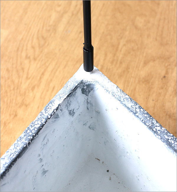 セメントとアイアンの傘立て トライアングル(3)