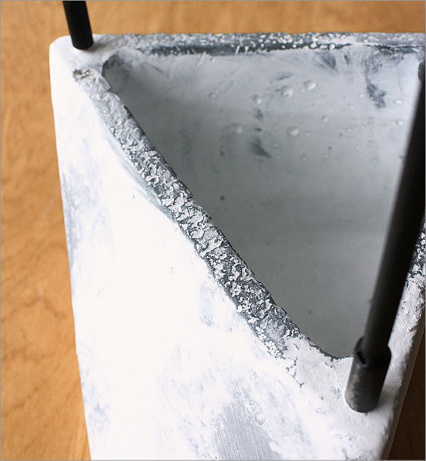 セメントとアイアンの傘立て トライアングル(4)