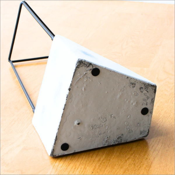 セメントとアイアンの傘立て トライアングル(6)