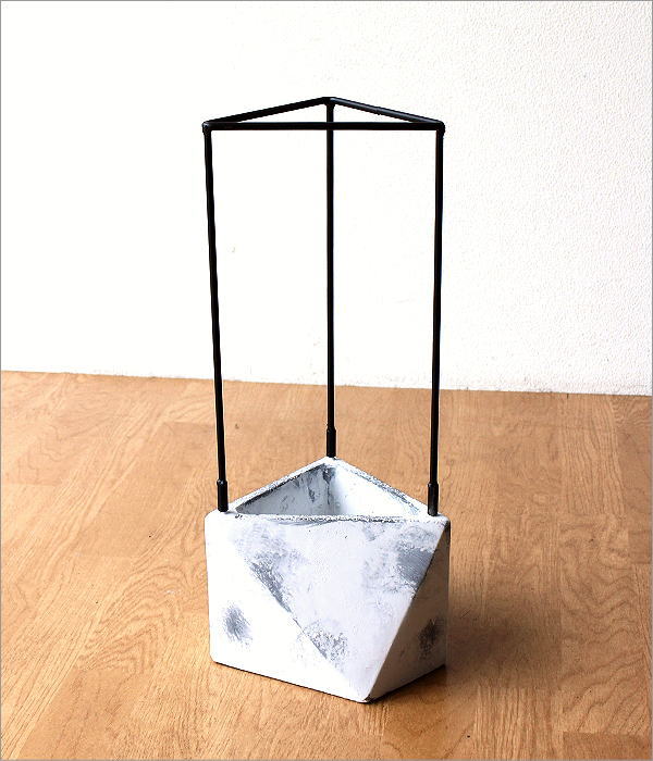 セメントとアイアンの傘立て トライアングル(7)