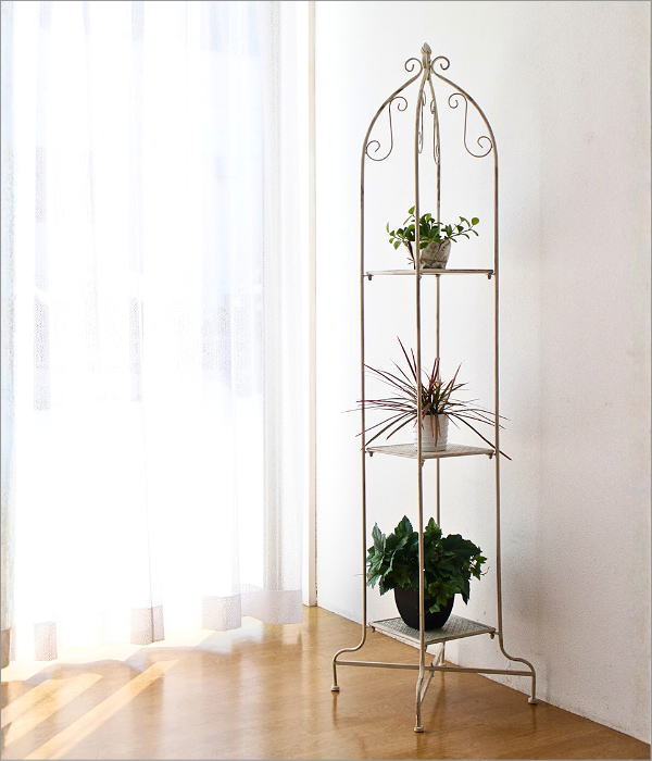 シャビーなホワイトアイアンの3段棚(1)