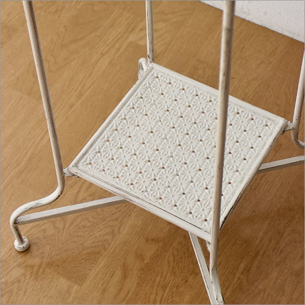 シャビーなホワイトアイアンの3段棚(4)