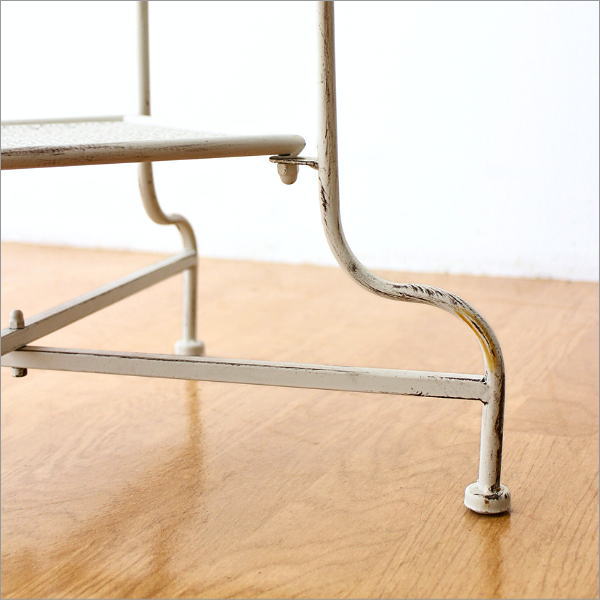 シャビーなホワイトアイアンの3段棚(6)