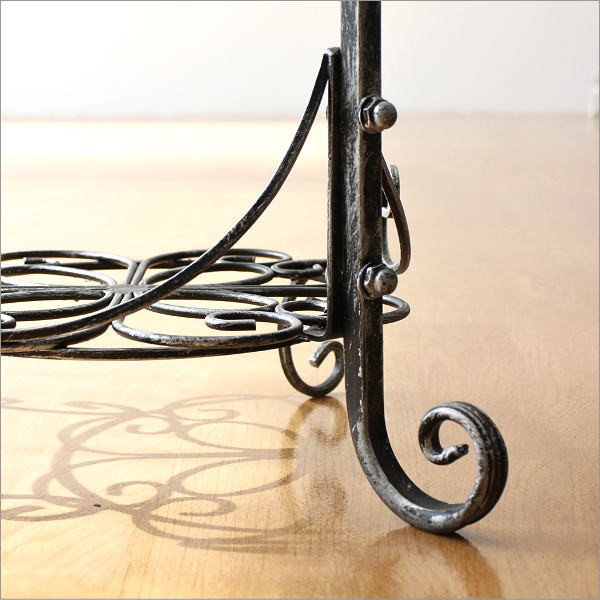 アイアン吊り下げバスケット付きフラワースタンド(7)