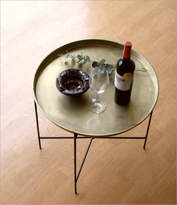 真鍮ラウンドトレーのフォールディングテーブル(1)