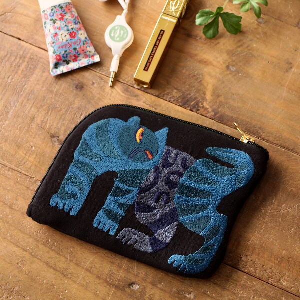 CHIZURI刺繍 コットンシルエットポーチ