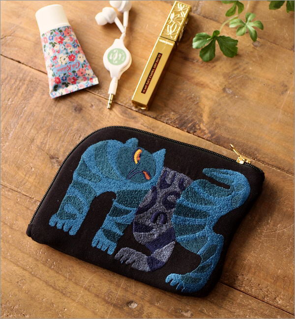 CHIZURI刺繍 コットンシルエットポーチ(1)