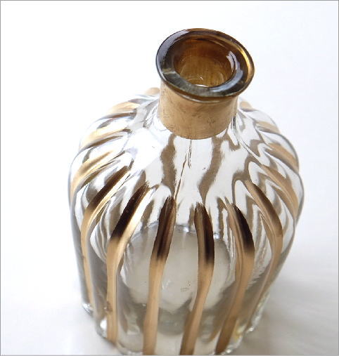 一輪挿し おしゃれ 花瓶 ガラス フラワーベース かわいい インテリア 北欧 モダン シンプル スタイリッシュ 瓶 花差し デザイン  レトロなガラスベースB [kan7732]