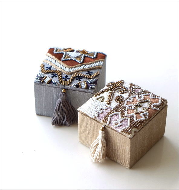 ビーズ刺繍スクエアミニボックス2タイプ(1)