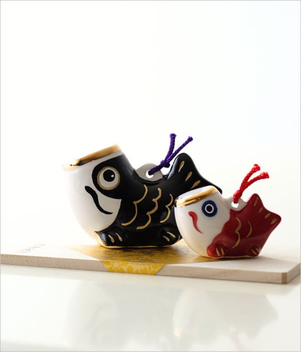 陶磁器の鯉のぼりの置物(1)