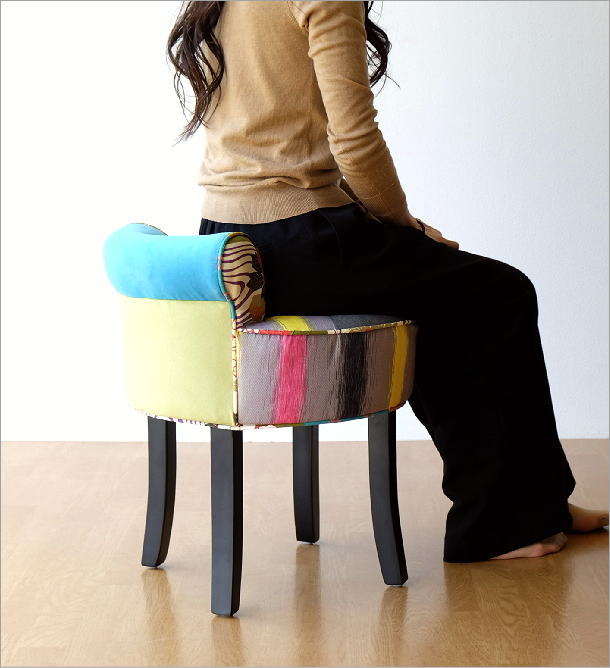 椅子 チェア カラフル パッチワーク 布張り 木製 かわいい おしゃれ 一人掛け 一人用 丸い 丸型 丸椅子 カラフルチェアー A 【送料無料】  [kwb0305]