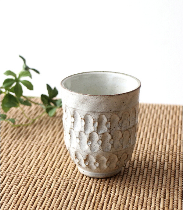 粉引 重ね彫 湯のみ(1)