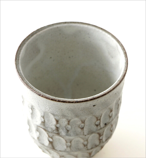 粉引 重ね彫 湯のみ(2)