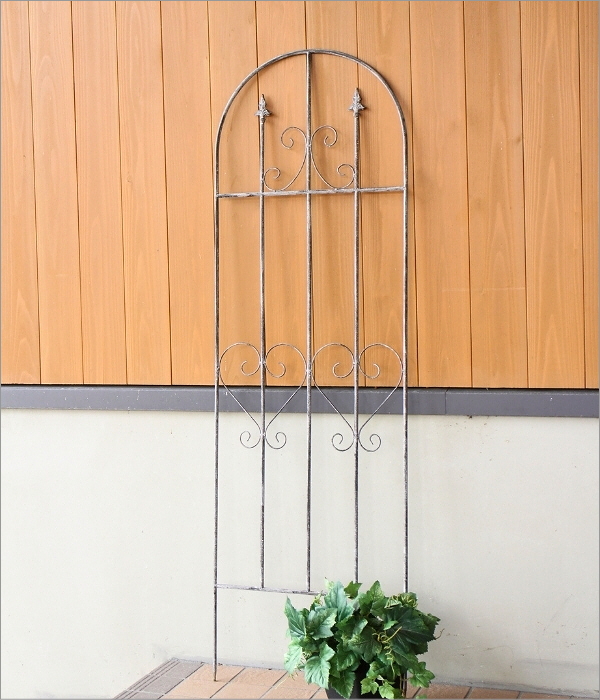 シャビーなアイアンアーチトレリス(2)