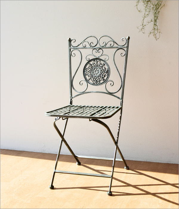 レトロアイアンのガーデンチェア(1)