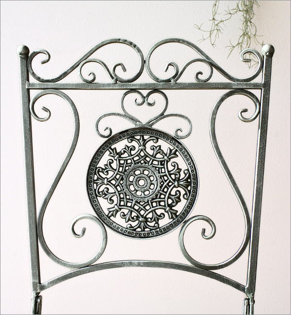 レトロアイアンのガーデンチェア(2)