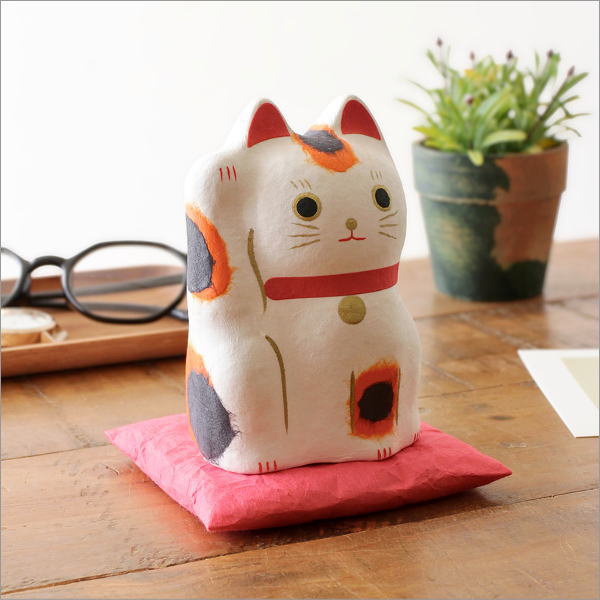 招き猫 置物 張り子 座布団付き 和紙 和風 ネコ オブジェ 福を招く