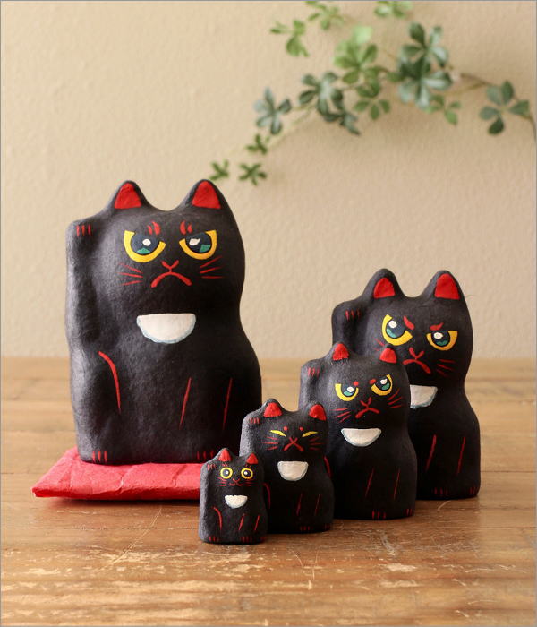 【招き猫】 置物　紙　和紙　縁起物 招き猫 置物 張り子 座布団付き 和紙 和風 ネコ オブジェ 福を招く