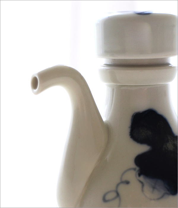 陶器の醤油さし 藍ぶどう(2)