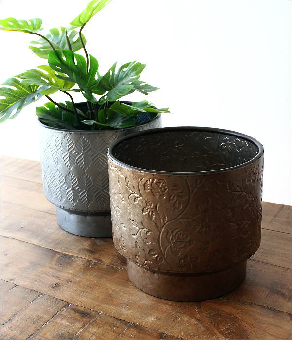 アイアンのリーフ ポット  2カラー(1)