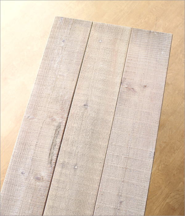 シャビーなメタルとウッドのテーブル(4)