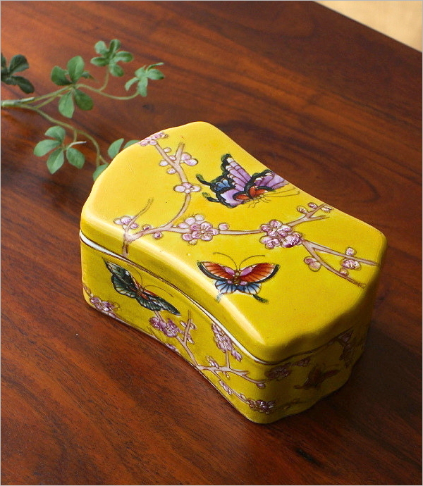 陶器の枕型シノワズリBox 黄色(1)