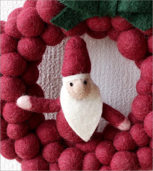 羊毛フェルトのSnowball wreath 2カラー(2)