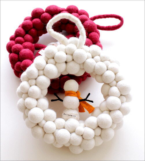 羊毛フェルトのSnowball wreath 2カラー(4)