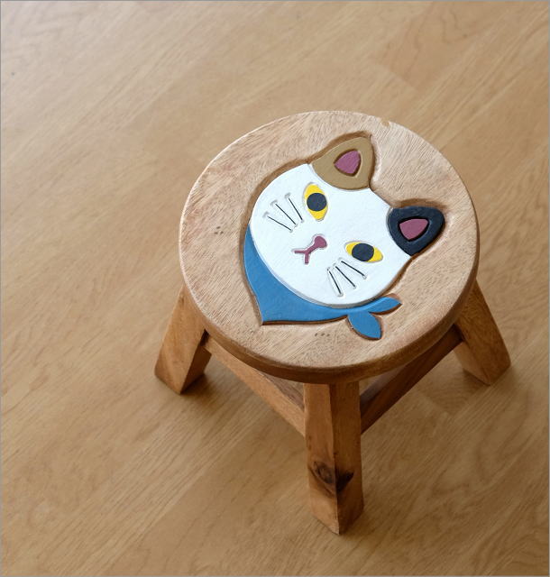 子供椅子　スカーフ白ネコさん(1)