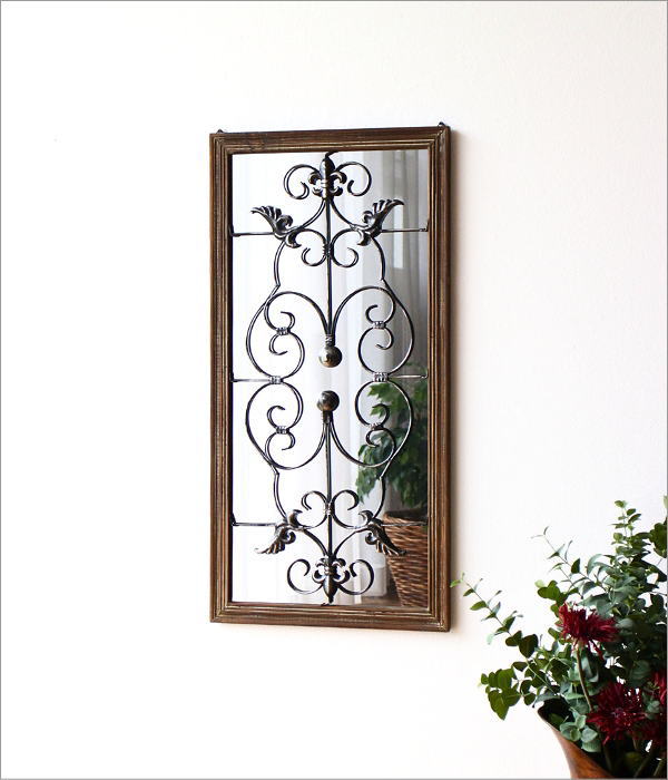 シャビーウッドとアイアンのクラシックな壁掛けミラー(1)