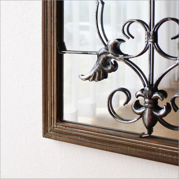 シャビーウッドとアイアンのクラシックな壁掛けミラー(4)